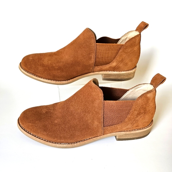 CLARKS Edenvale Page Dark Tan Suede Slip-on Booties Shoes size 9 - Picture 2 of 6